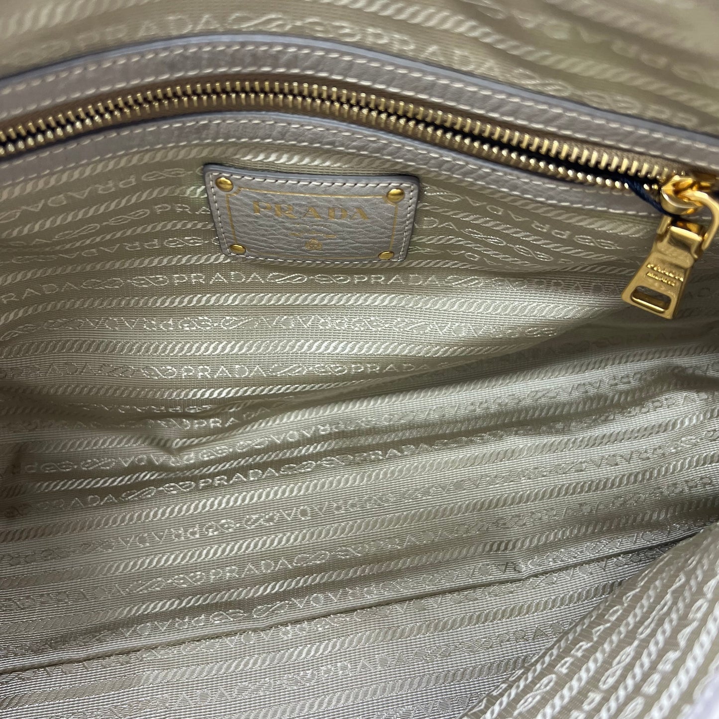 Vitello Daino Shopping Satchel Pomice