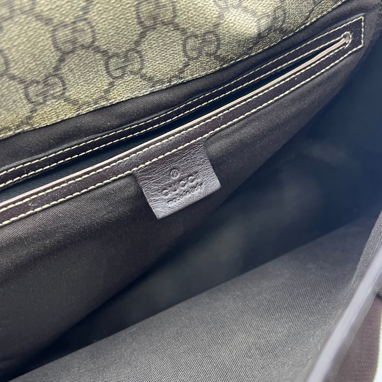 Messenger Bag in GG Supreme Canvas
