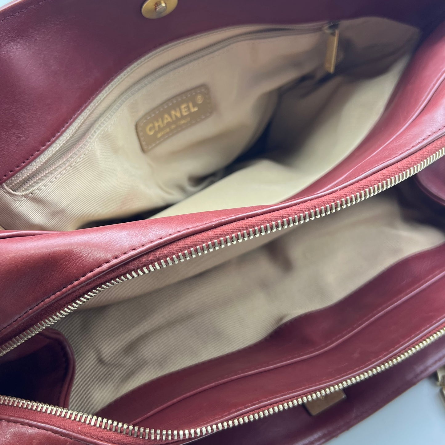 Calfskin Quilted Medium Retro Chain Tote Red