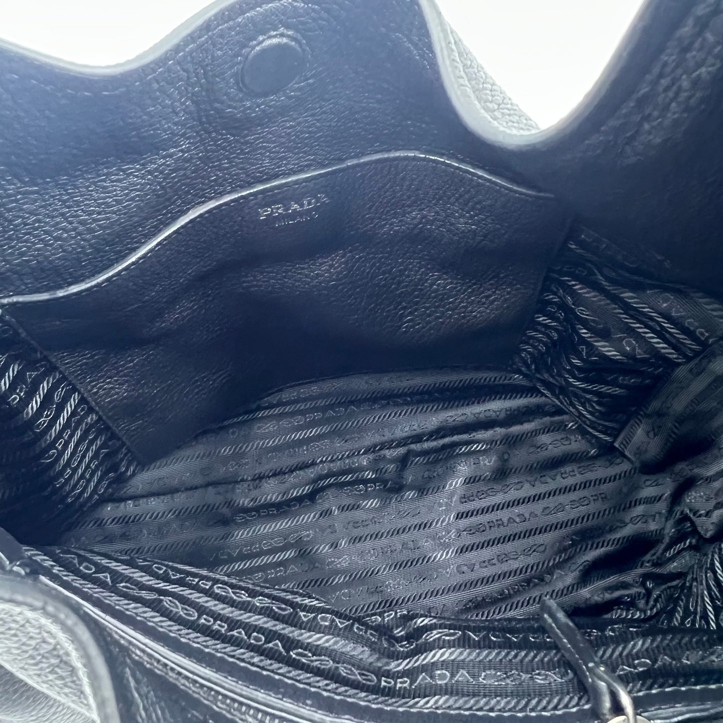 Vitello Daino Hobo Black