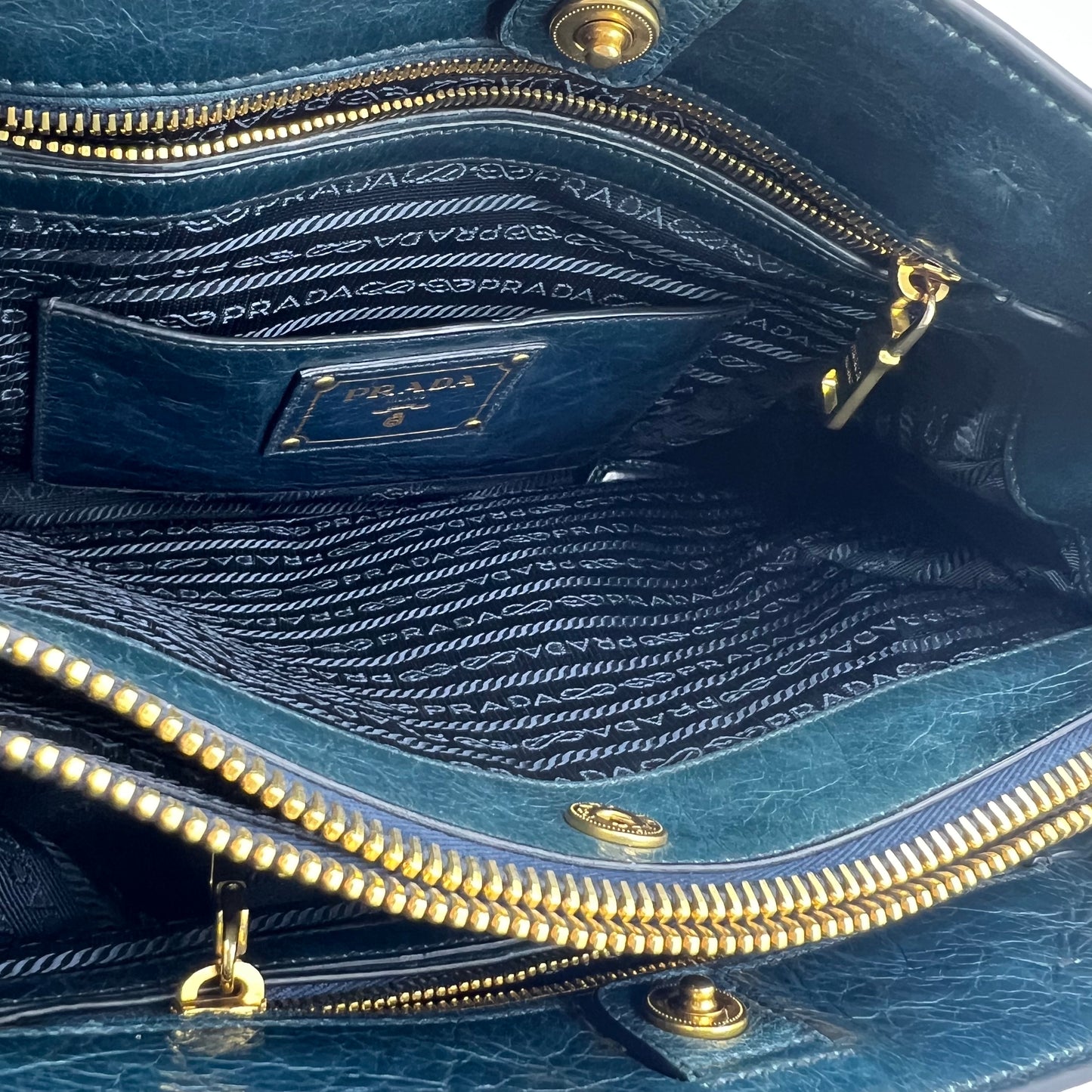 Vitello Shine Tote Blue Pony-style calfskin