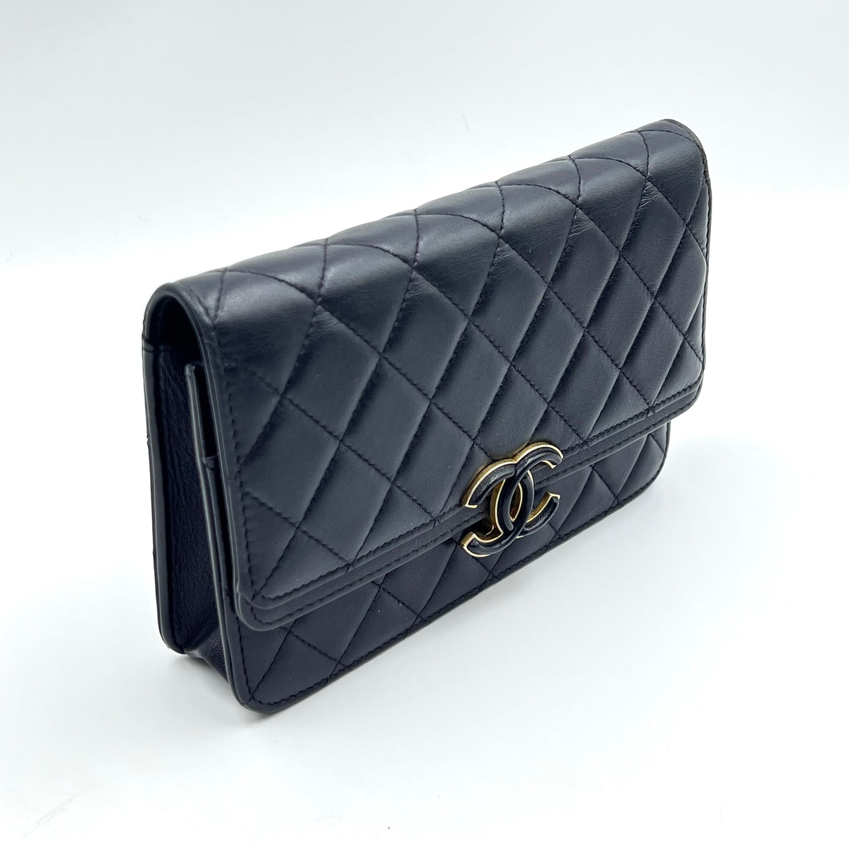 Chanel CC Quilted Lambskin Chic Wallet on Chain — view 3 of 8 CC Quilted Lambskin Chic Wallet on Chain, view 3 of 8