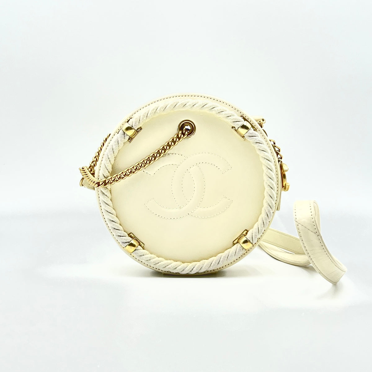 Chanel Crumpled Calfskin Cotton Small En Vogue Round Bag White
