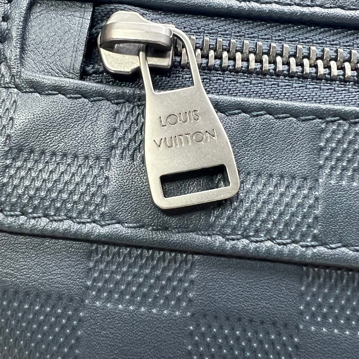 District Messenger Bag Damier Infini Leather MM