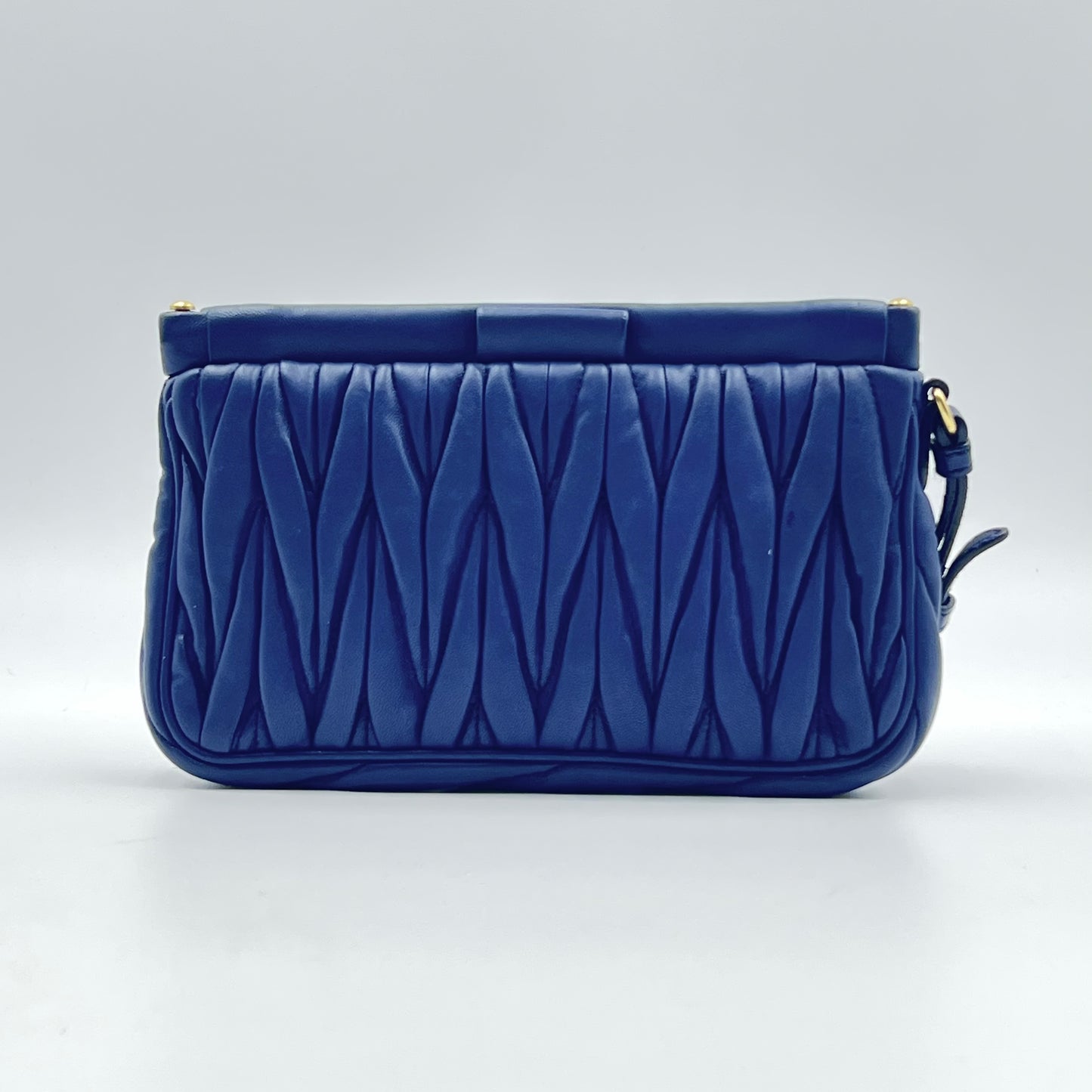 Matelasse Wrislet Clutch Bag Blue