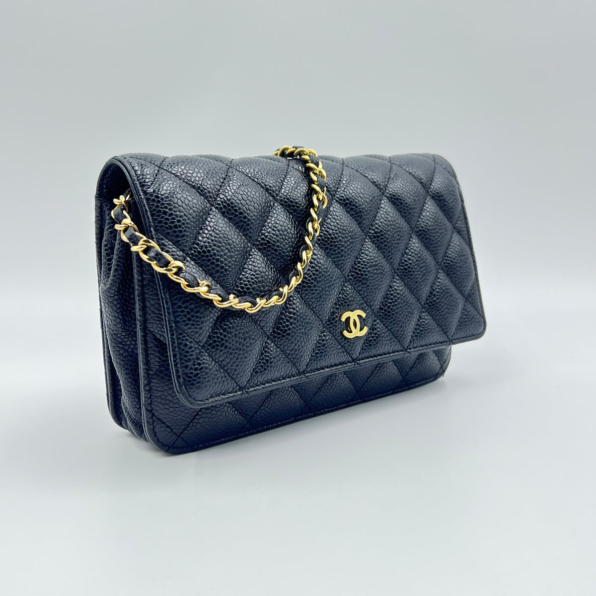 Caviar Quilted Wallet on Chain WOC Black