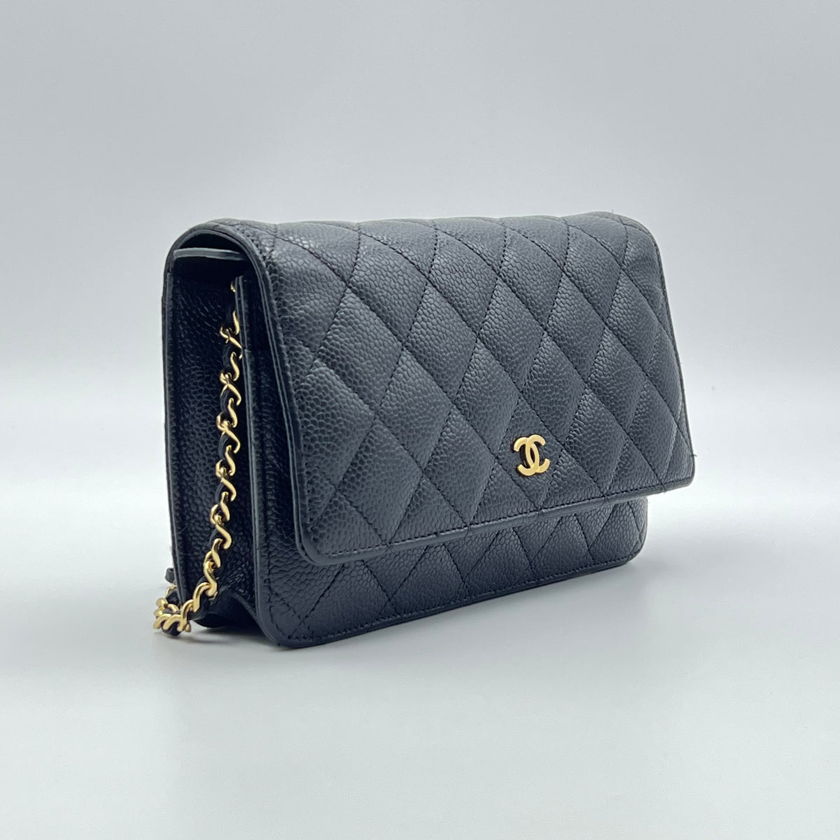 Caviar Quilted Wallet on Chain WOC Black