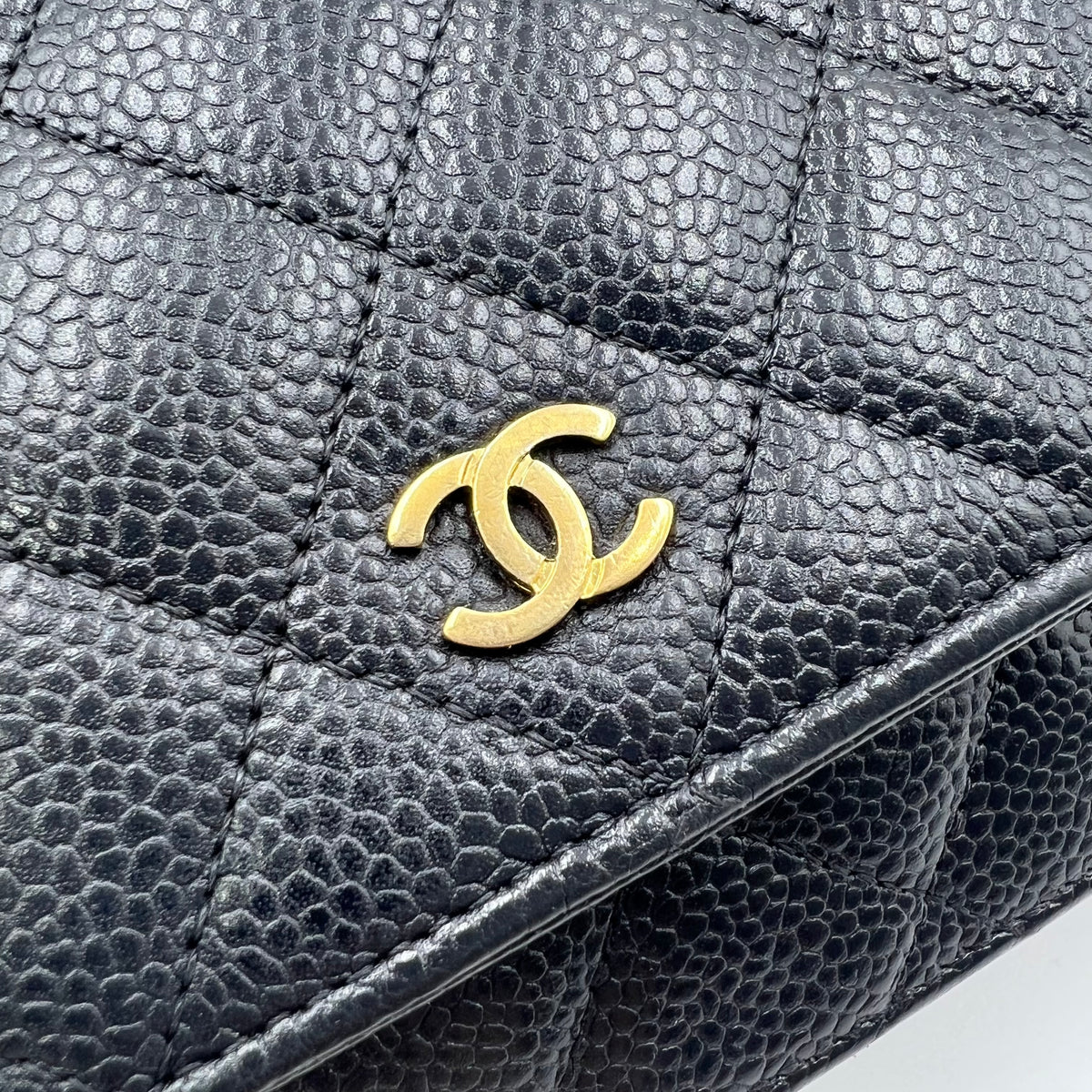 Caviar Quilted Wallet on Chain WOC Black