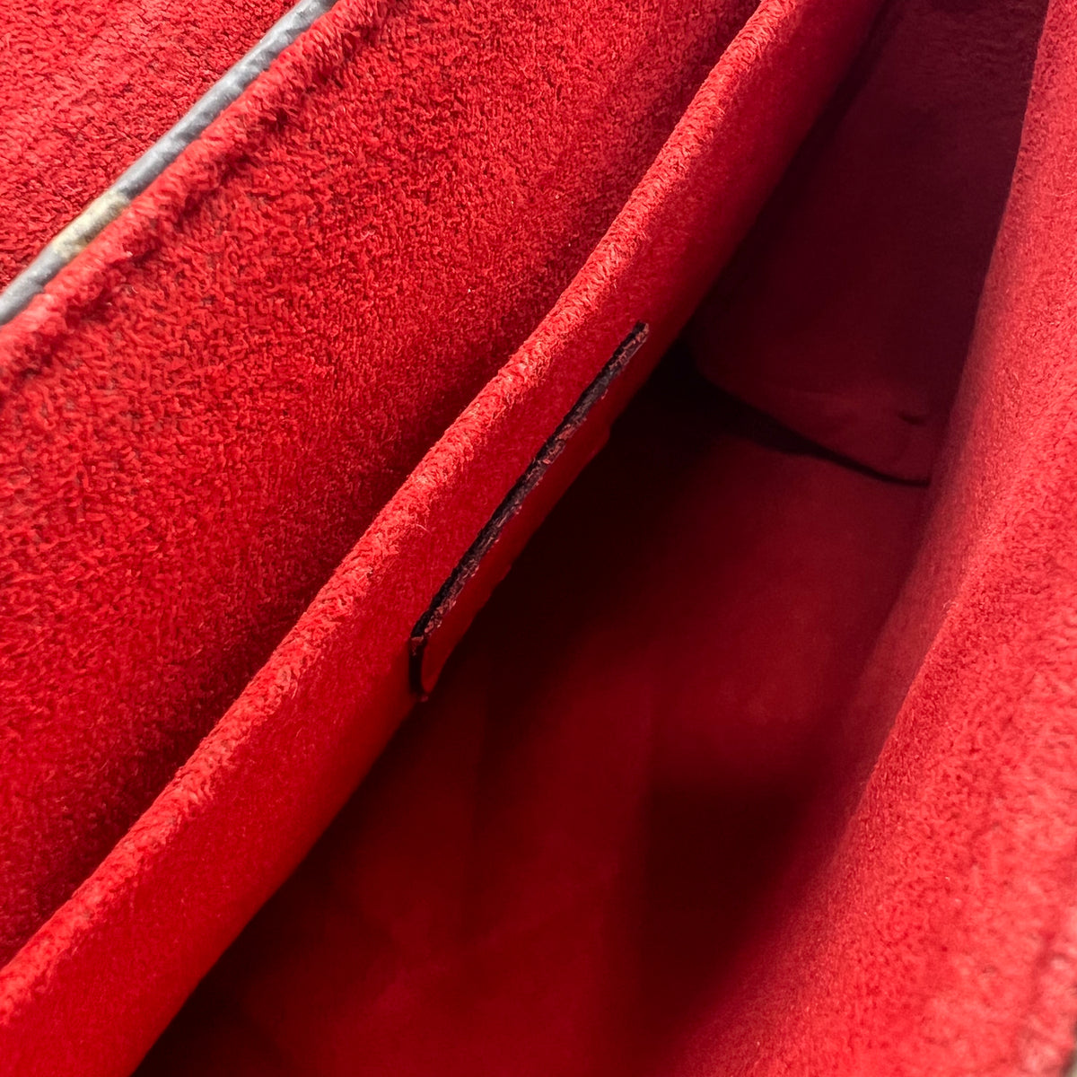 Monogram Locky BB Coquelicot