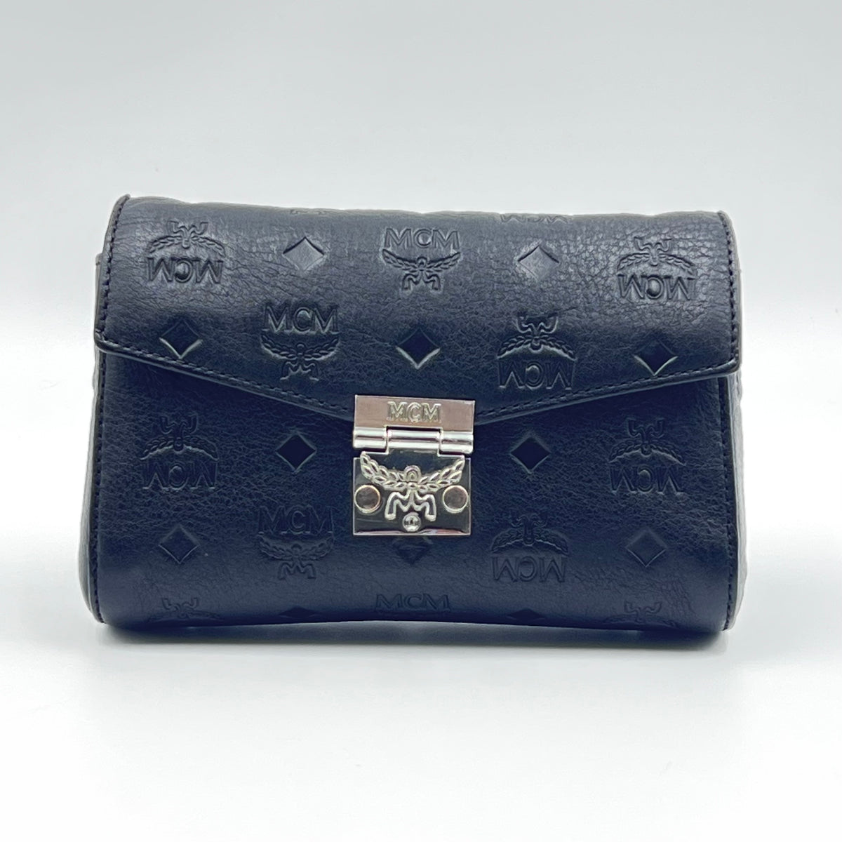 Embossed Visetos Wallet On Chain
