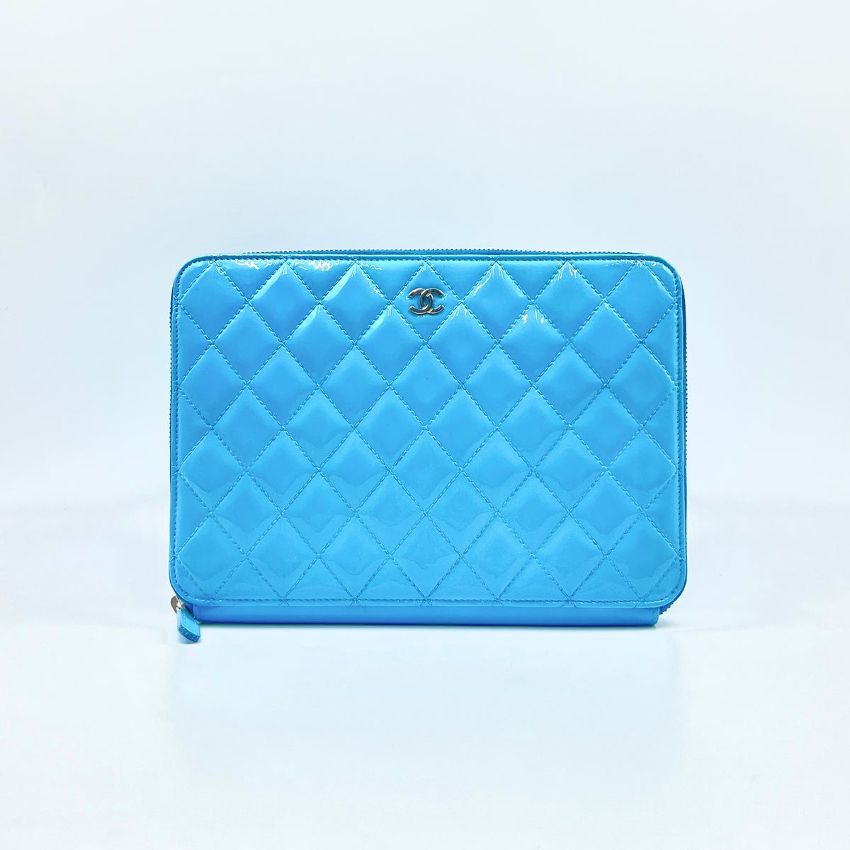 Travel Organizer Wallet Quilted Patent