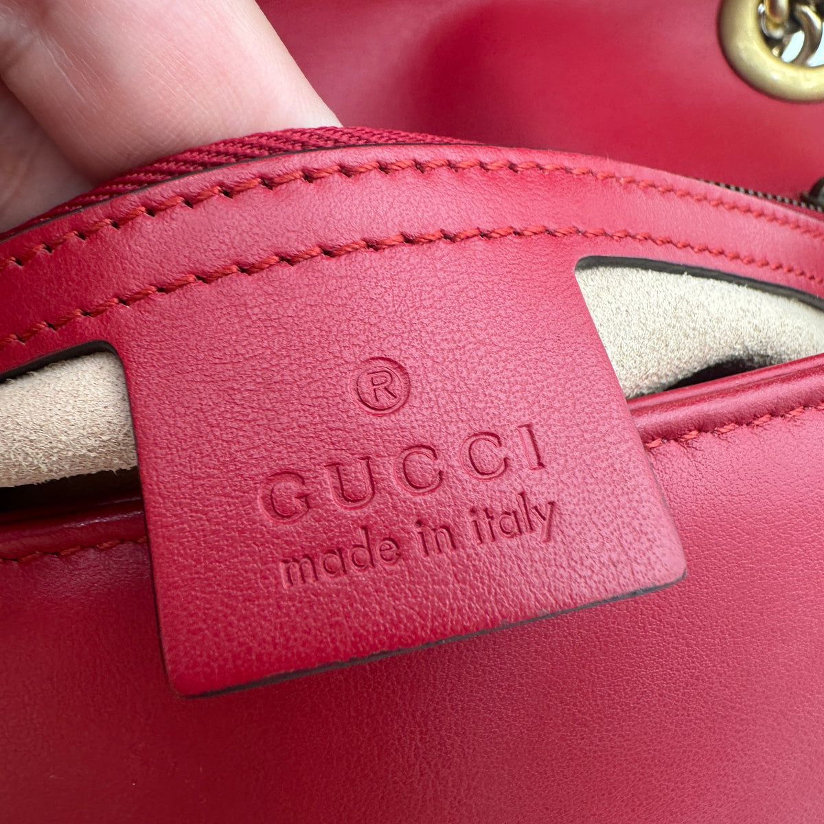 Calfskin Matelasse Small GG Marmont Shoulder Bag Hibiscus Red
