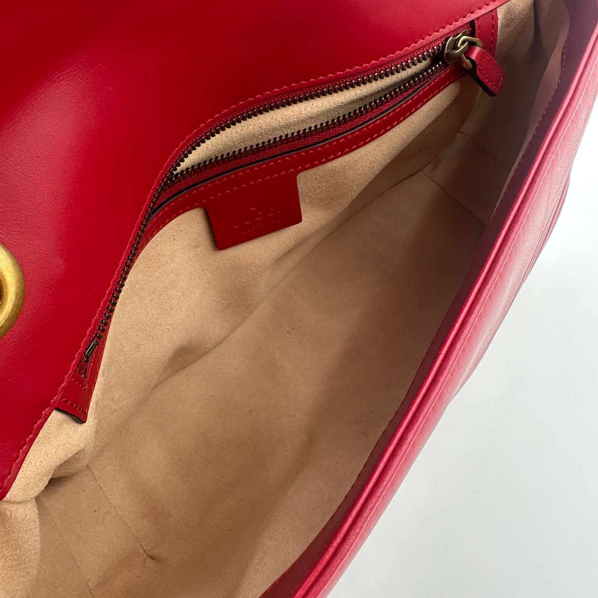 Calfskin Matelasse Small GG Marmont Shoulder Bag Hibiscus Red
